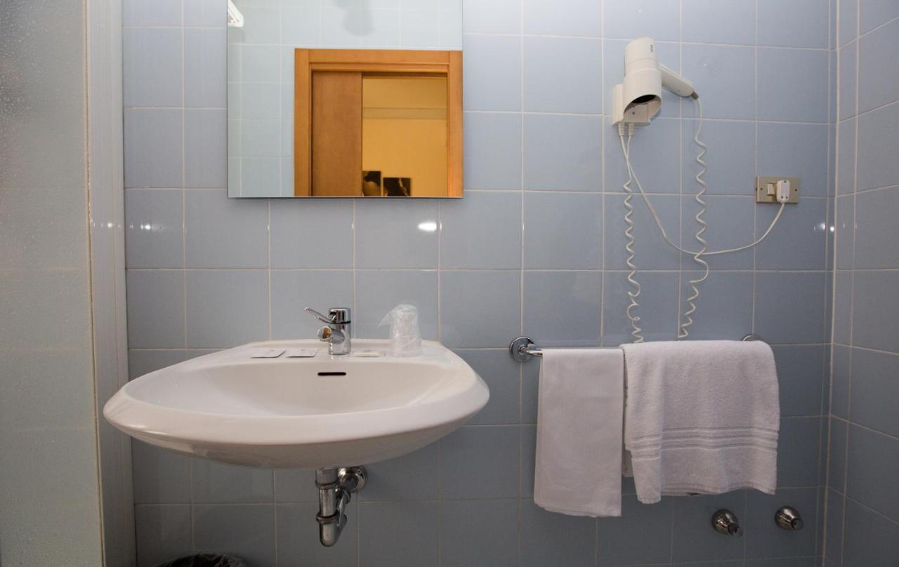 Hotel Arcoveggio Болонья Экстерьер фото