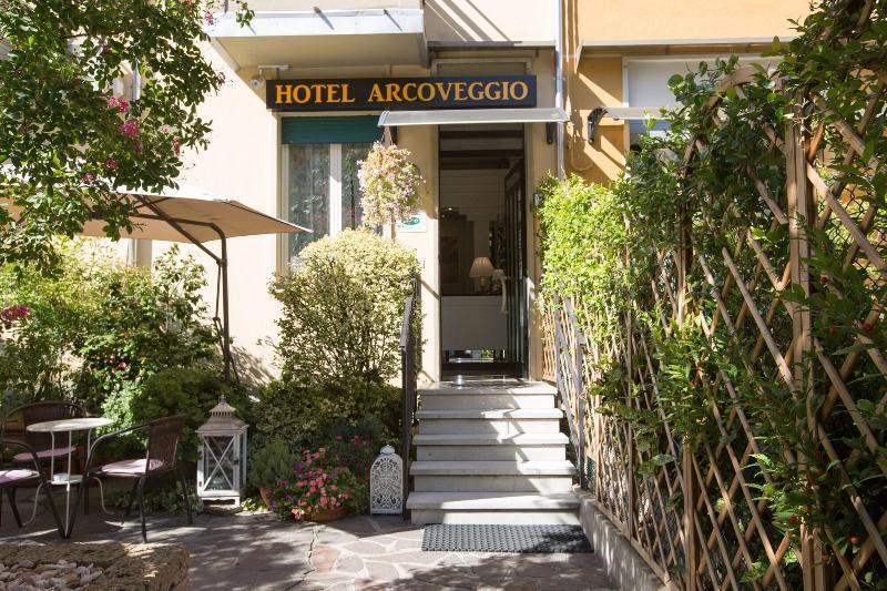 Hotel Arcoveggio Болонья Экстерьер фото
