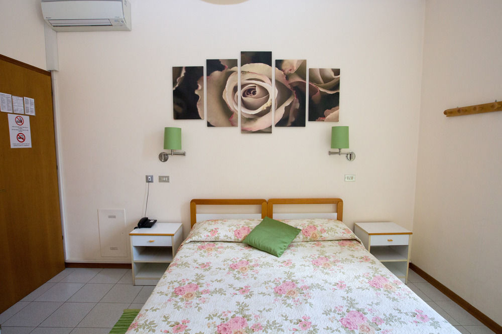 Hotel Arcoveggio Болонья Экстерьер фото