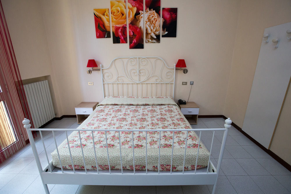 Hotel Arcoveggio Болонья Экстерьер фото
