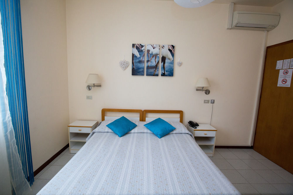 Hotel Arcoveggio Болонья Экстерьер фото